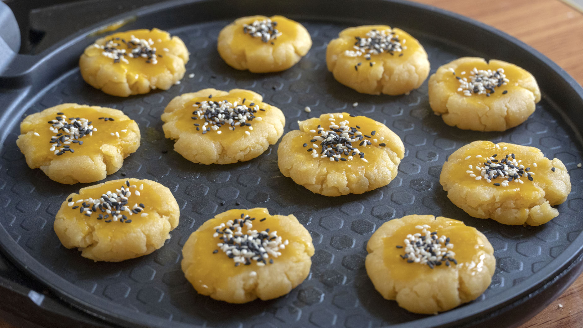 面粉最过瘾的6种做法，不用烤箱，咬一口酥掉渣，一出锅就抢光了