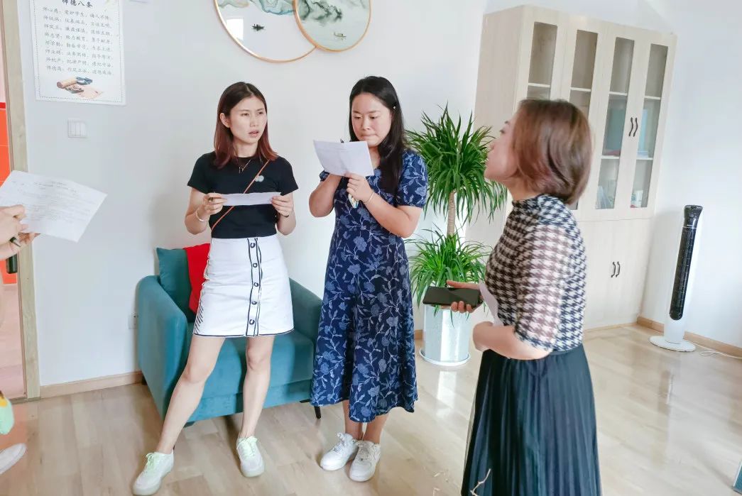 成都市双流区黄甲小学举行读书节之阅读展板评比活动