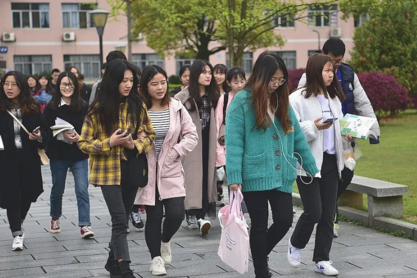 大学生的兼职“坑”曝光！本以为没啥坏处，却消耗了自己的未来