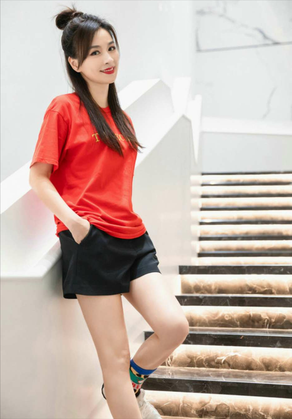 从贫困女孩到知名女星,张庭为何又走到今天这一步?