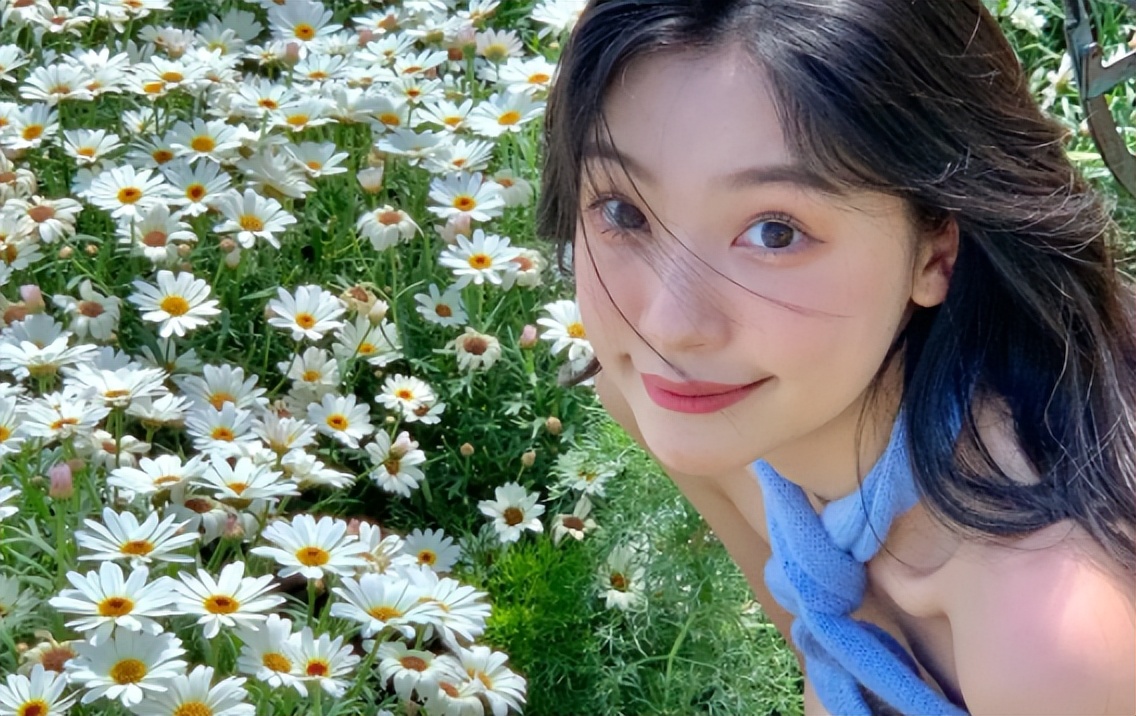 纯欲天花板女神「井川里予」居然抽烟喝酒纹身 网友：心态蹦了！-哪边嗨