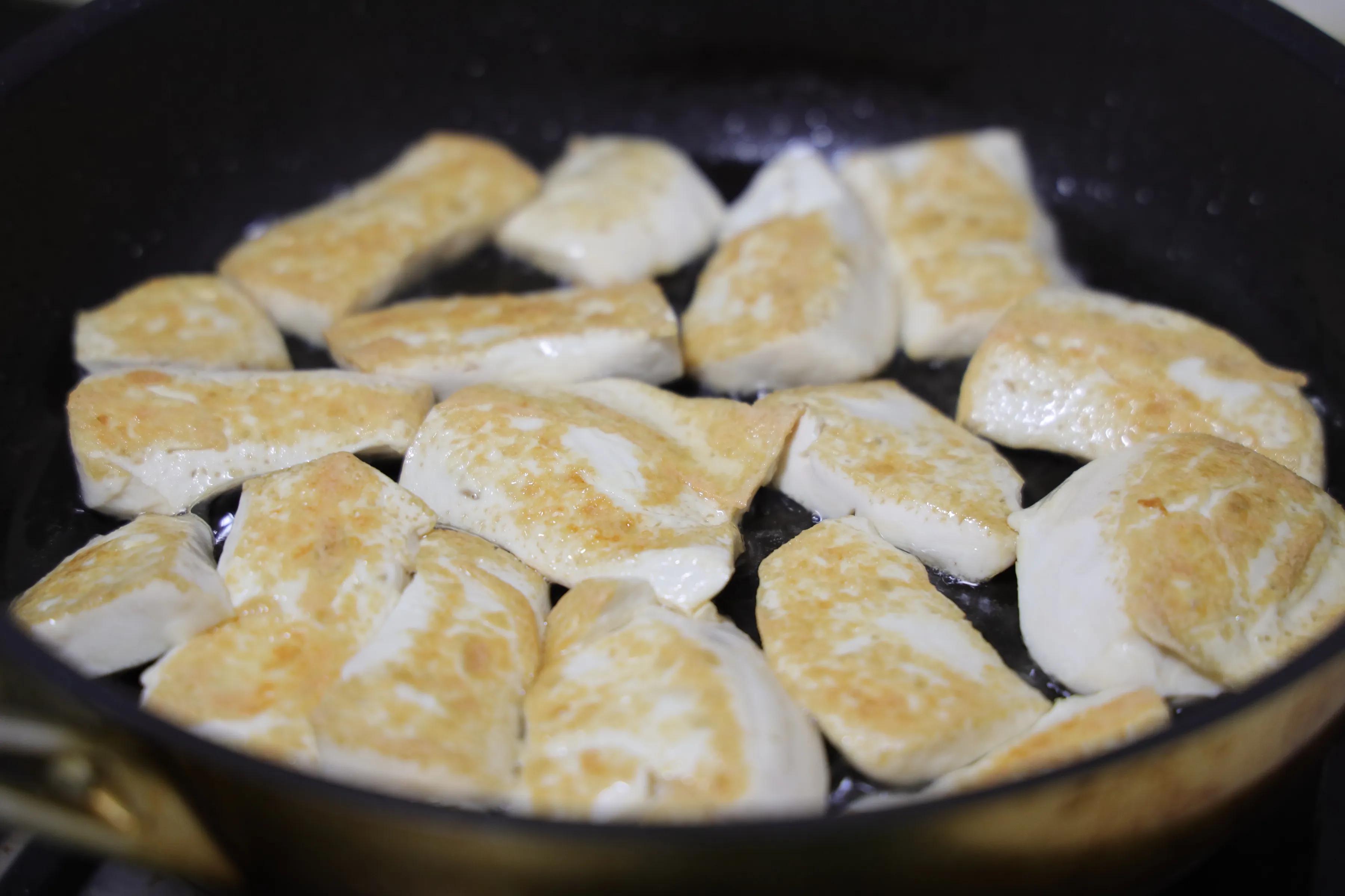 最近很火的豆腐做法，简单0难度，关键还好吃，真下饭