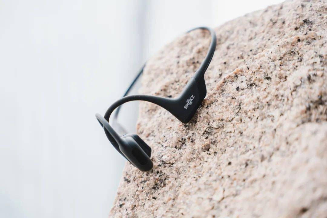 无线耳机哪种佩戴方式舒服？不入耳骨传导耳机最舒适