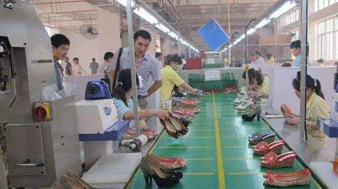 昔日鞋王,“卖身”当网红!关店之后,这次连工厂都保不住了
