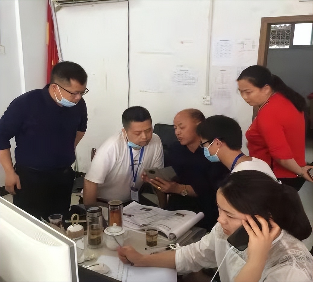 傾聽老舊小區(qū)改造社情民意 通城縣住建局開展下基層解民憂活動(dòng)