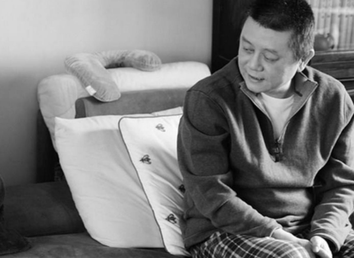 同是第五代顶流导演，把冯小刚张艺谋放在一起对比，差距就出来了