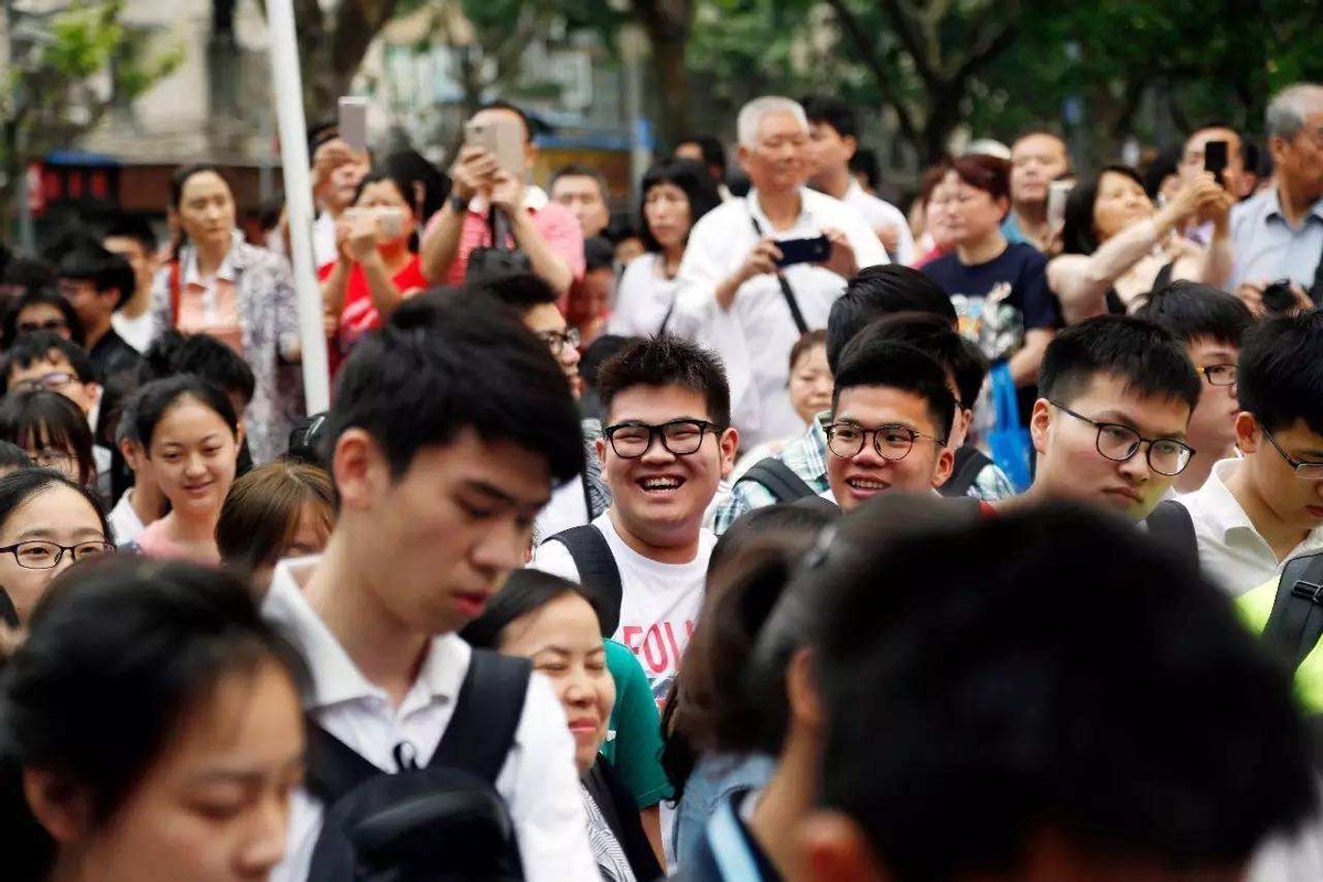 高考写甲骨文，川大破格将他录取，导师却直言：宁愿辞职也不教他