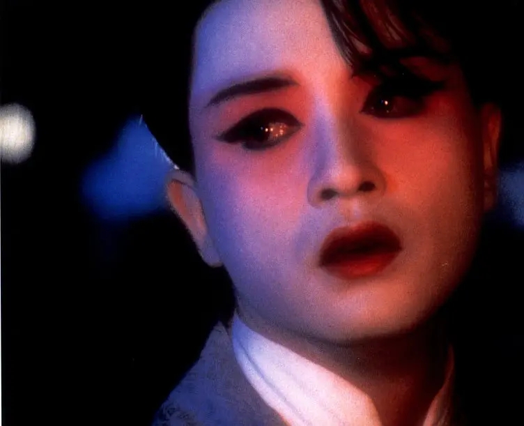 还记得《霸王别姬》的小豆子吗？一个要出家一个被张国荣改变命运