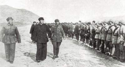 王震：没有毛主席就没有新中国，就没有你们这些将军