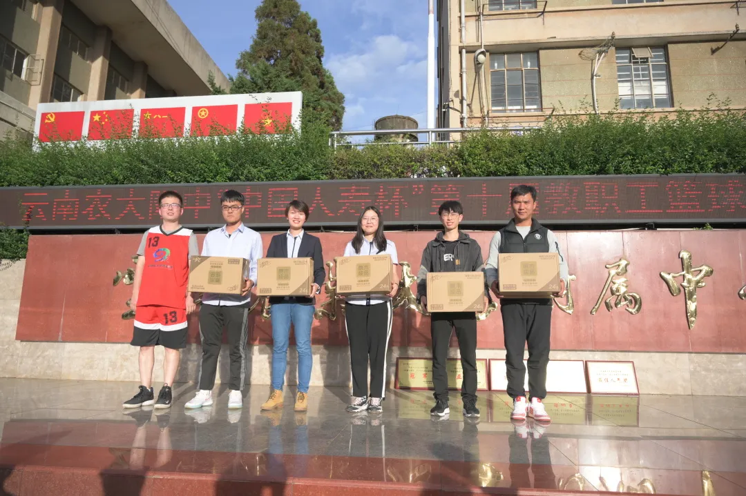 271教育丨超燃!球场上,不一样的老师们