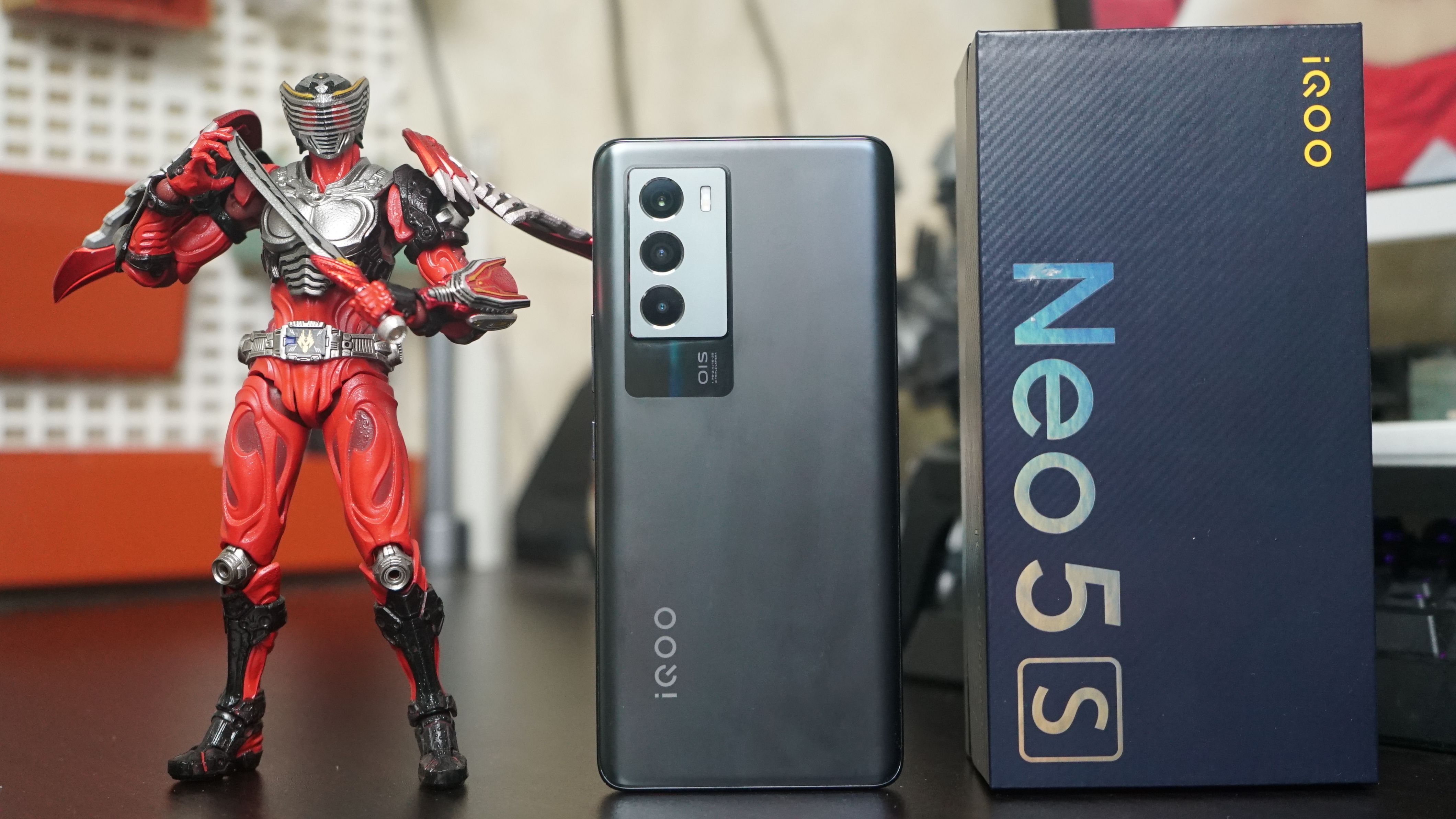 手机选择陷入难题，不妨先来体验一下iQOO Neo5S