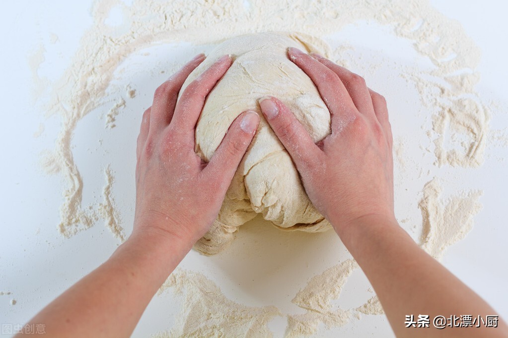 发面时，必须掌握的“8大技巧”，个个松软可口，不回缩不塌陷