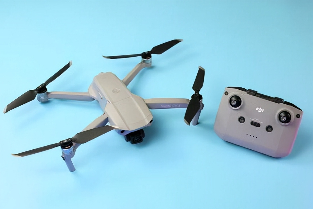 2020年大疆推出了mavic mini 2,这是大疆价格最便宜的一款无人机,同时