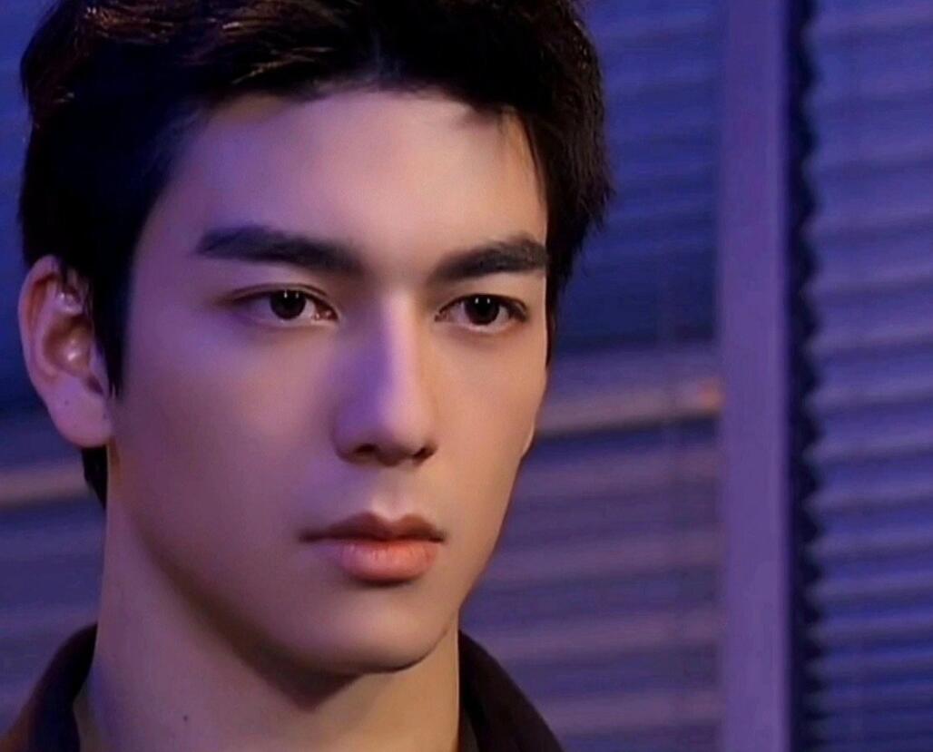 丹尼斯·吴：帅到马思纯对他哭不出来，和镜玄撞脸，40岁还是很帅