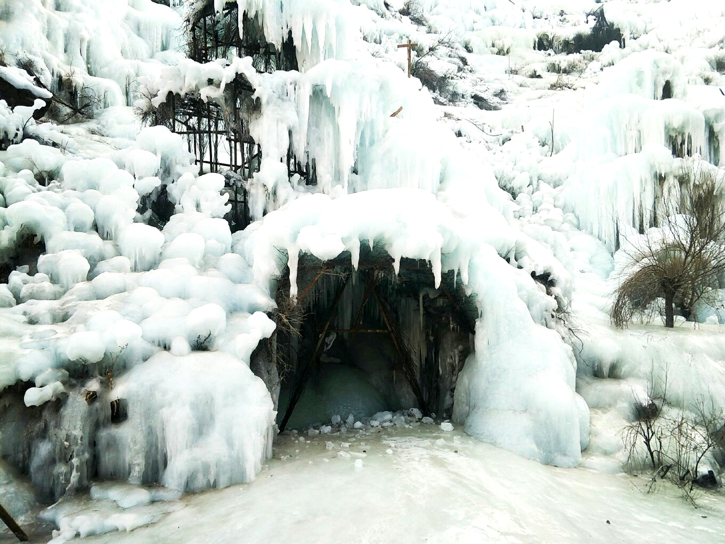 北京冬日好去处，6大冰瀑欣赏地，如翡翠般绽放在京城