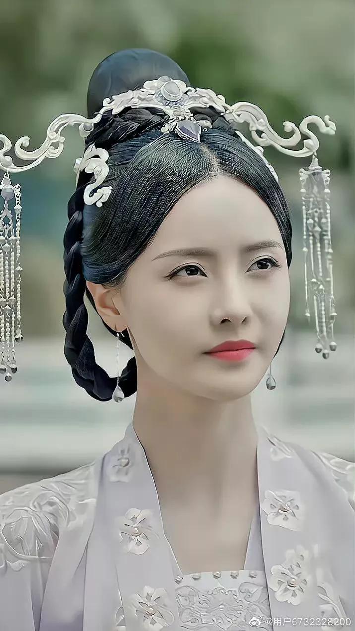 冷艳美人张芷溪