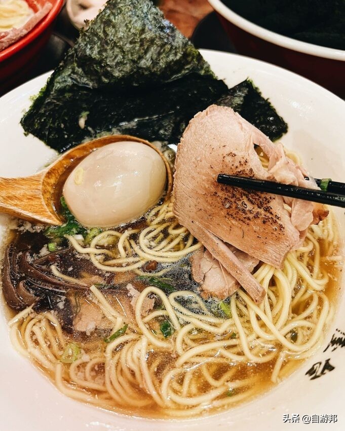 「2022士林夜市美食」学生族推荐必吃TOP20！人气宵夜跟着吃没错