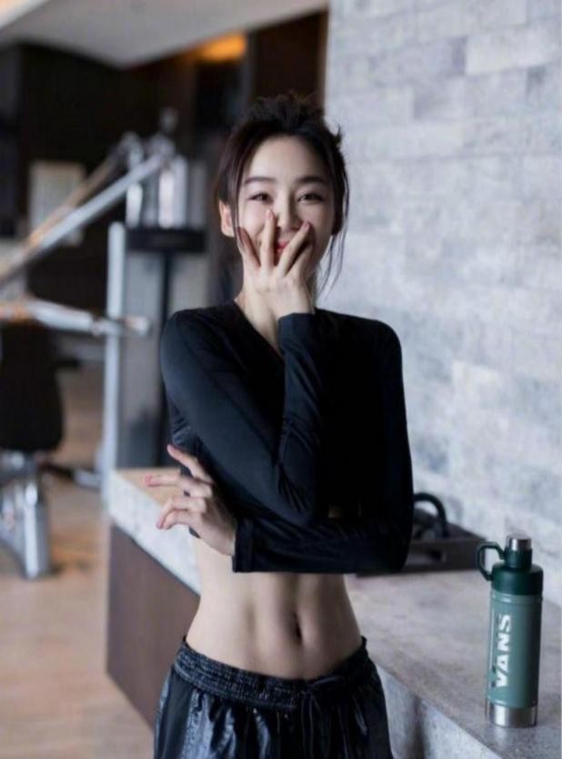 a4腰,大长腿,巴掌脸,这些中年女星的身材,简直迷死人