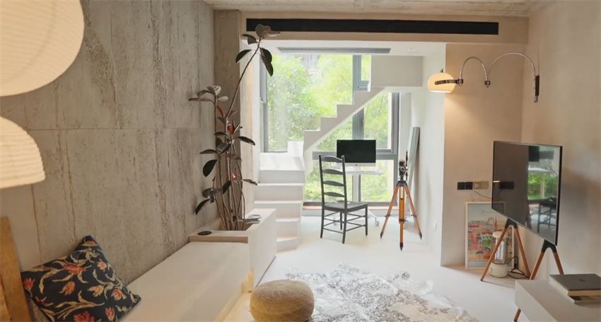 杭州姑娘买下87㎡“怪房”，自己爆改成复式！网友：这是别墅吧