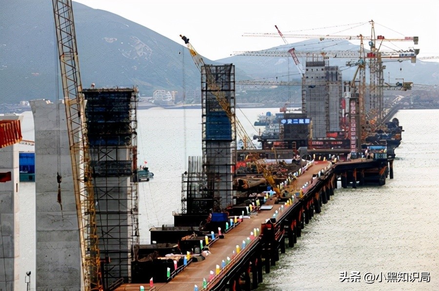 2013年，中国斥资147亿，派出4万人奔赴台湾海峡，建设平潭大桥