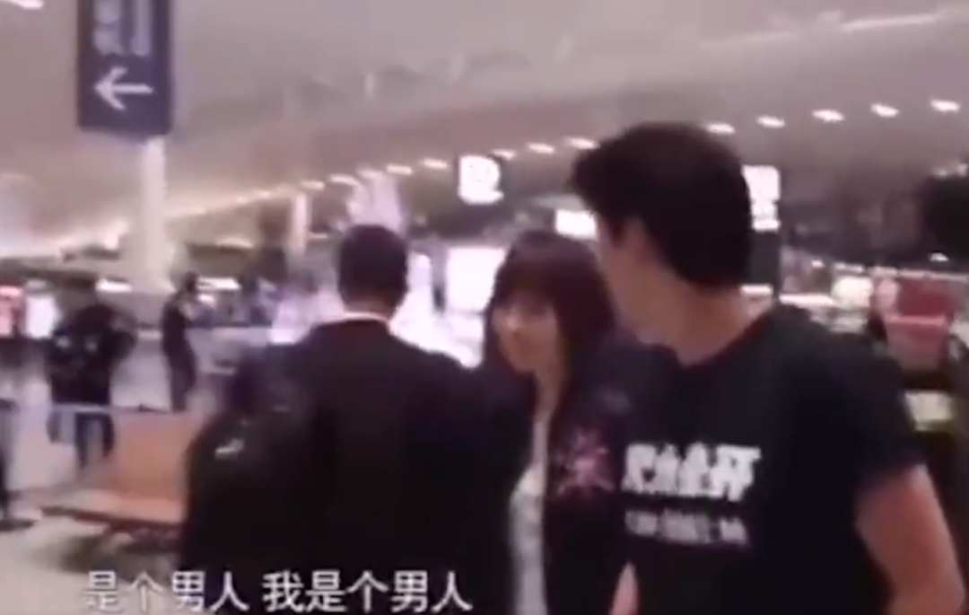 台媒曝王力宏紧急返台原因：怕有女子报案走不了，连夜跑回台湾