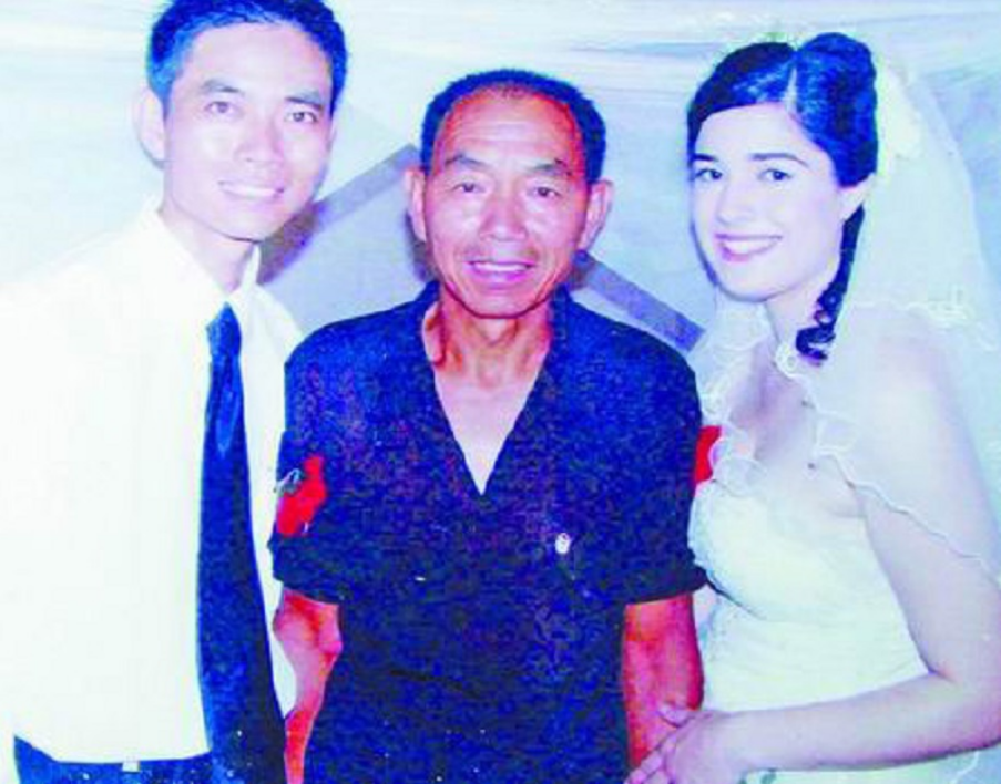 13年前，美国外教嫁给大9岁中国保安，曾轰动一时，现在咋样了？