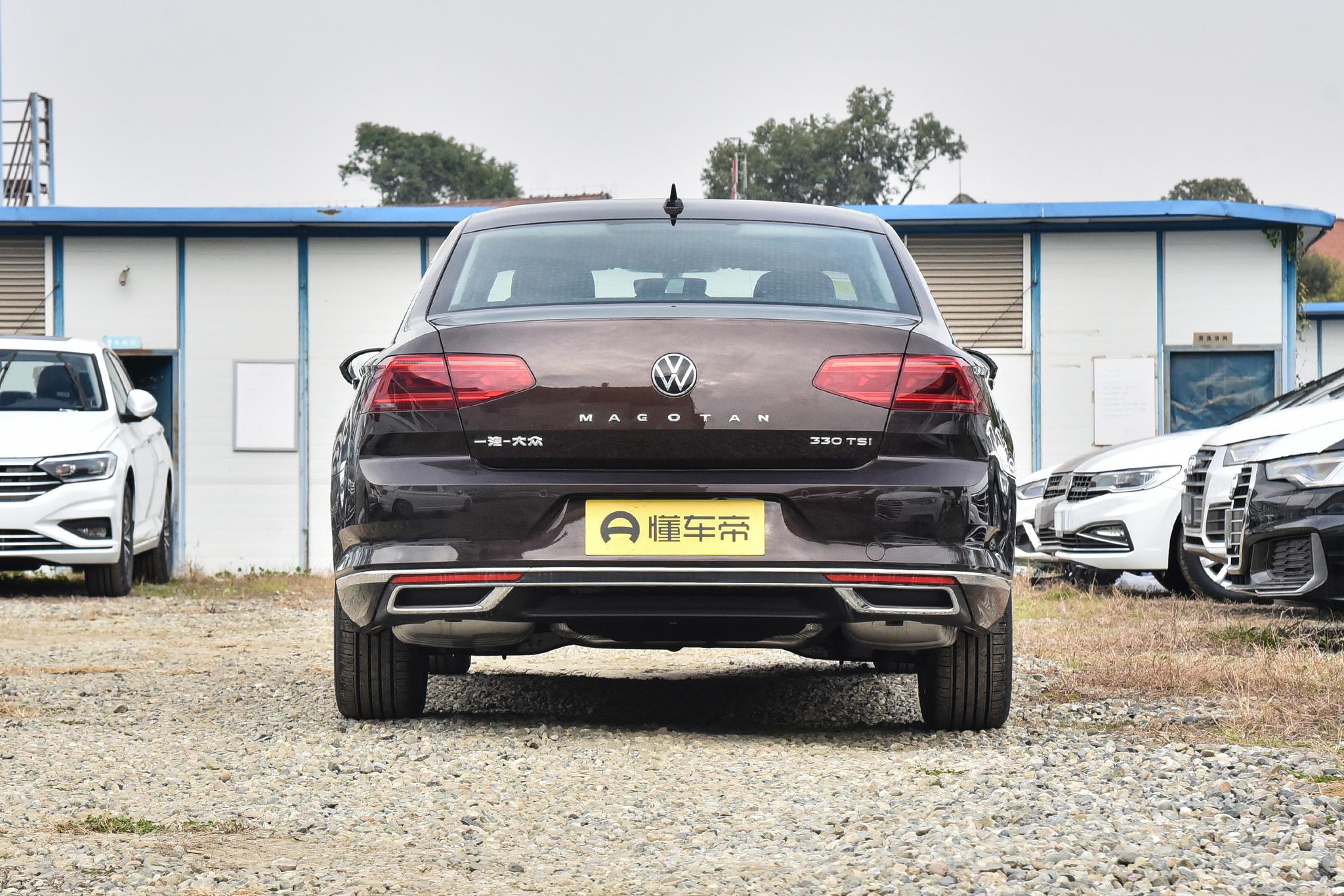 体验迈腾330TSI豪华版，外观稳重，空间宽敞，油耗经济，适合家用