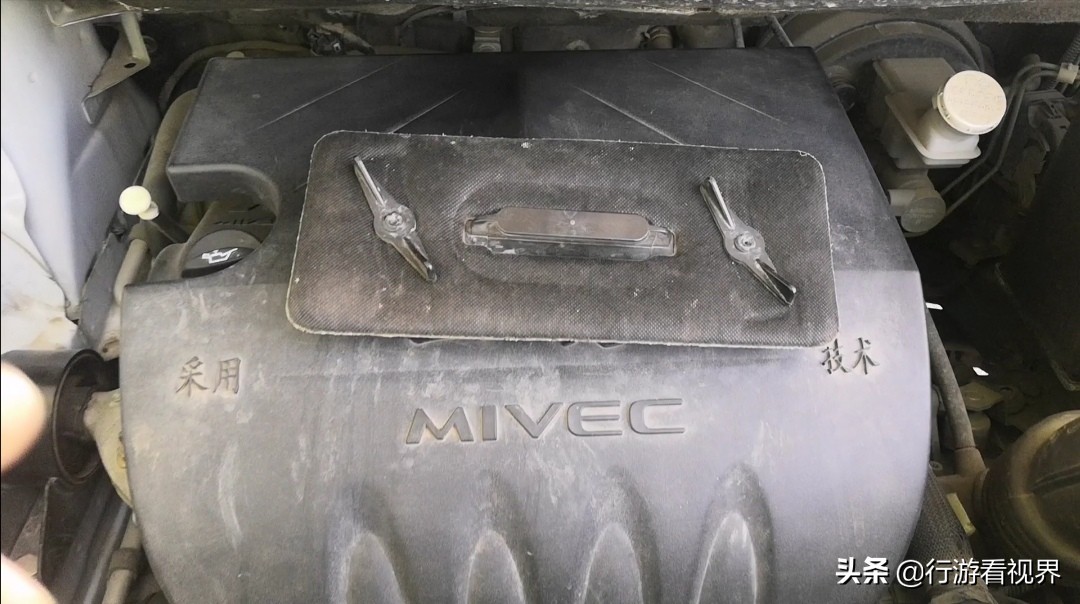 2022年五一之前，58168公里時(shí)候我給愛(ài)車(chē)更換空調(diào)濾芯，全程DIY