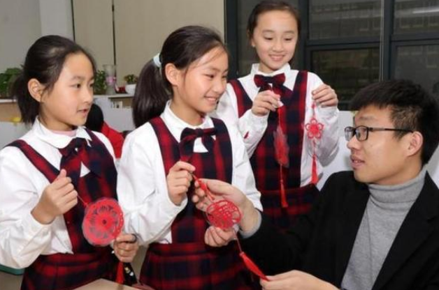 私立学校“转公”提上日程，民办老师的3条出路，解决编制成关键