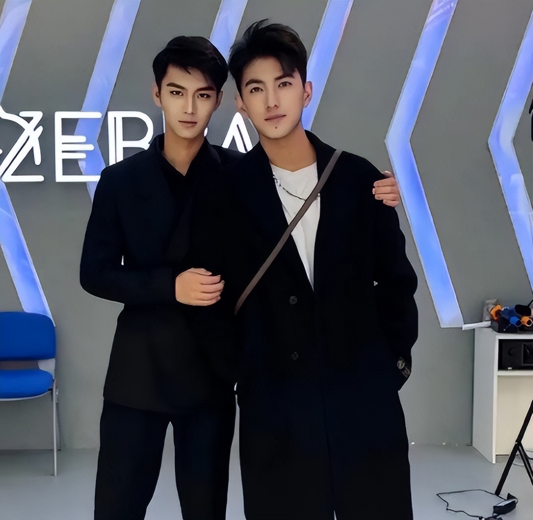 中传艺考成绩“第一”火了，颜值高且学习好，宛如小说男主角