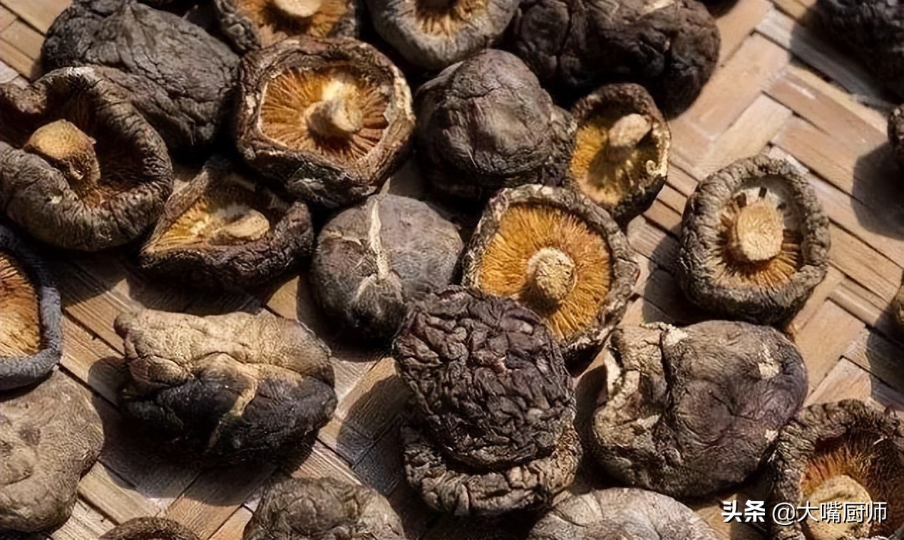 干香菇不用提前泡，5分钟就能完全泡发，比原来大5倍，这方法真牛