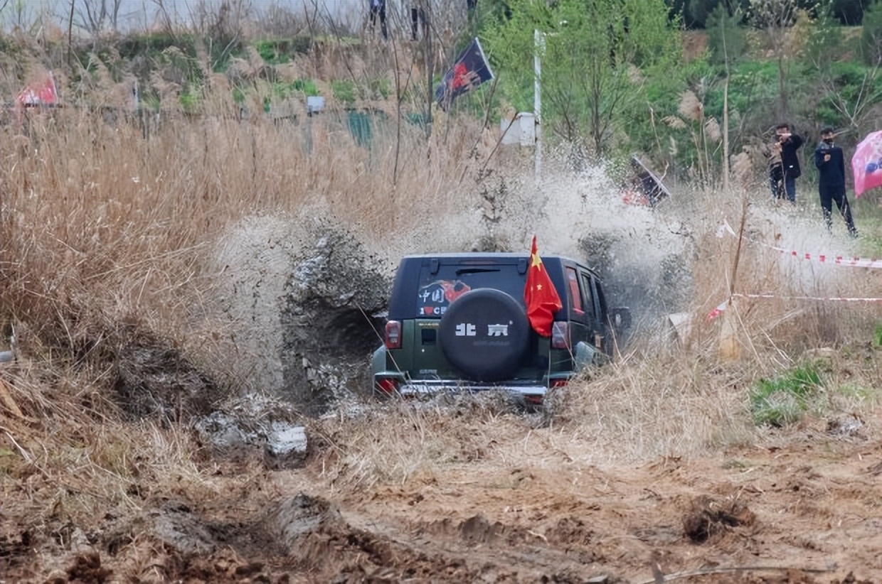 ���ػ�׳�� ��ΪӢ�ۡ�����ԽҰ�����ؾ����ֲ�ԽҰ���Բ����Ļ