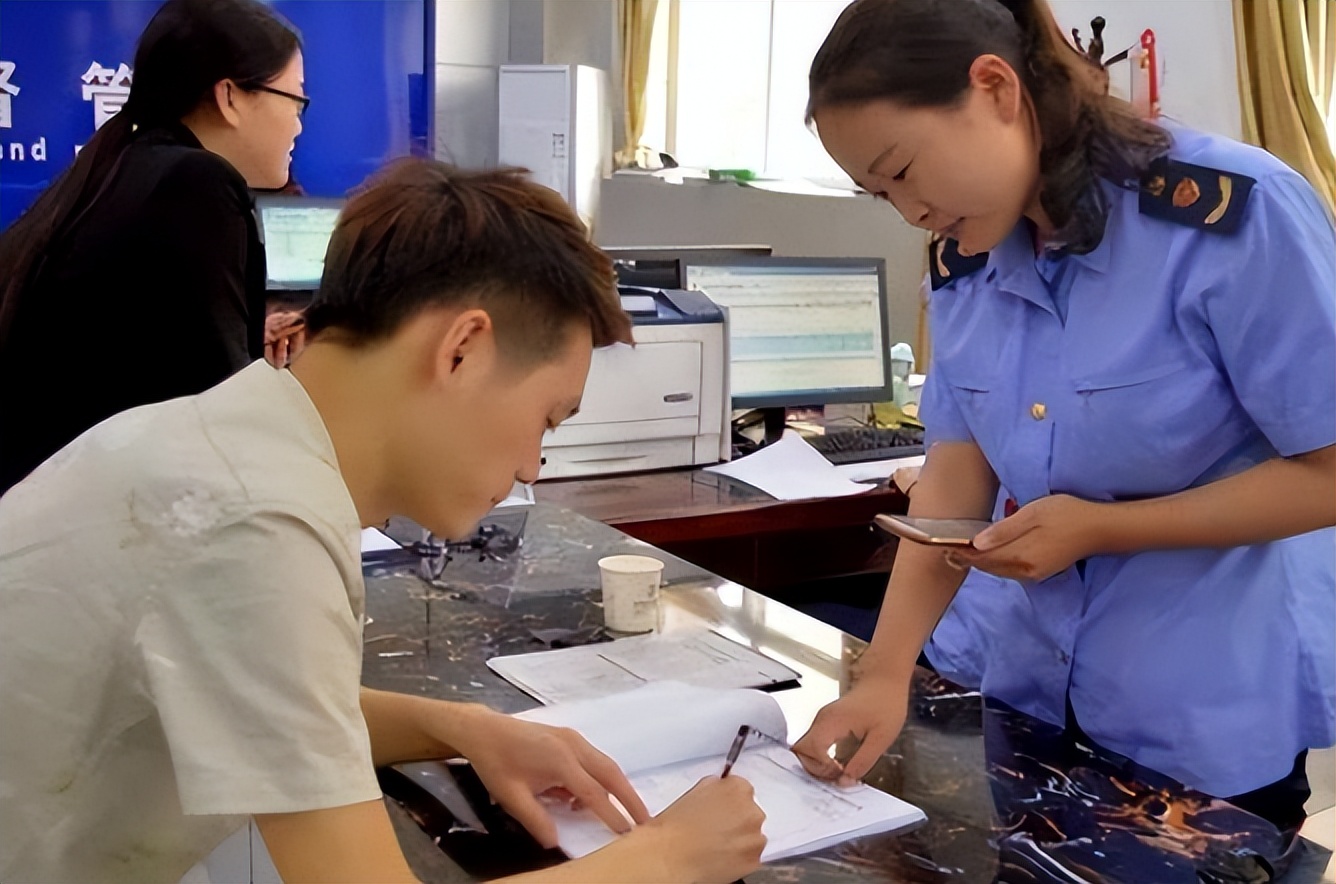事业单位天花板再升级，新制度有望提升薪资，大学生需权衡利弊