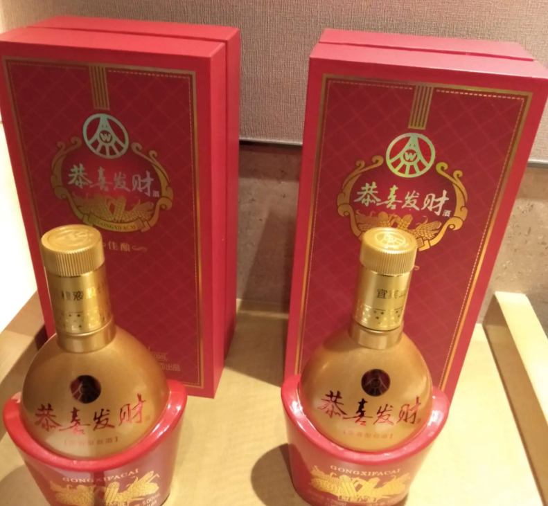 拿五粮液请客很丢人？行家：贴牌酒当然丢人，教你3招免交智商税