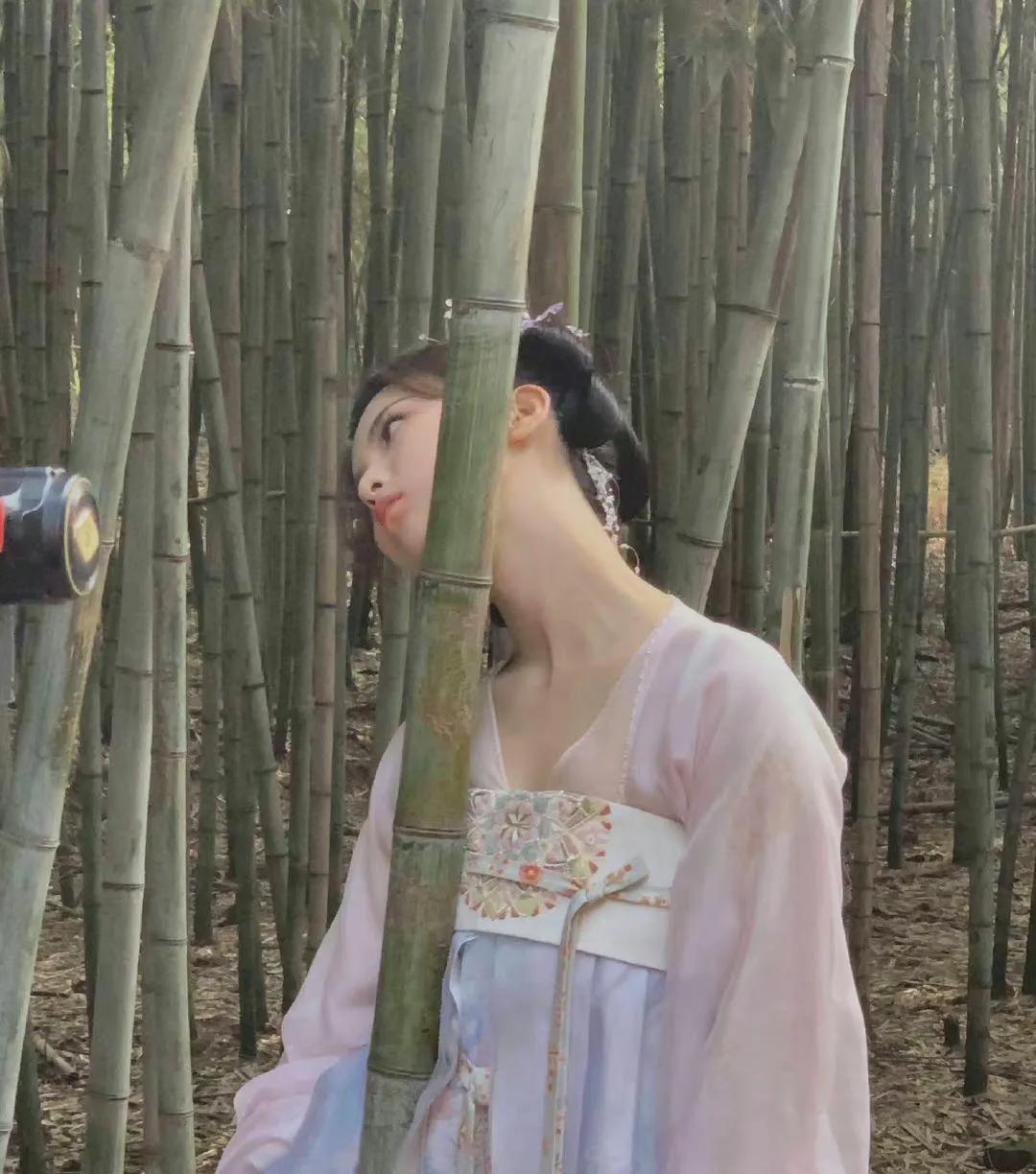 杨超越为什么这么火？不做作、真性情，估计这就大家喜欢她的原因