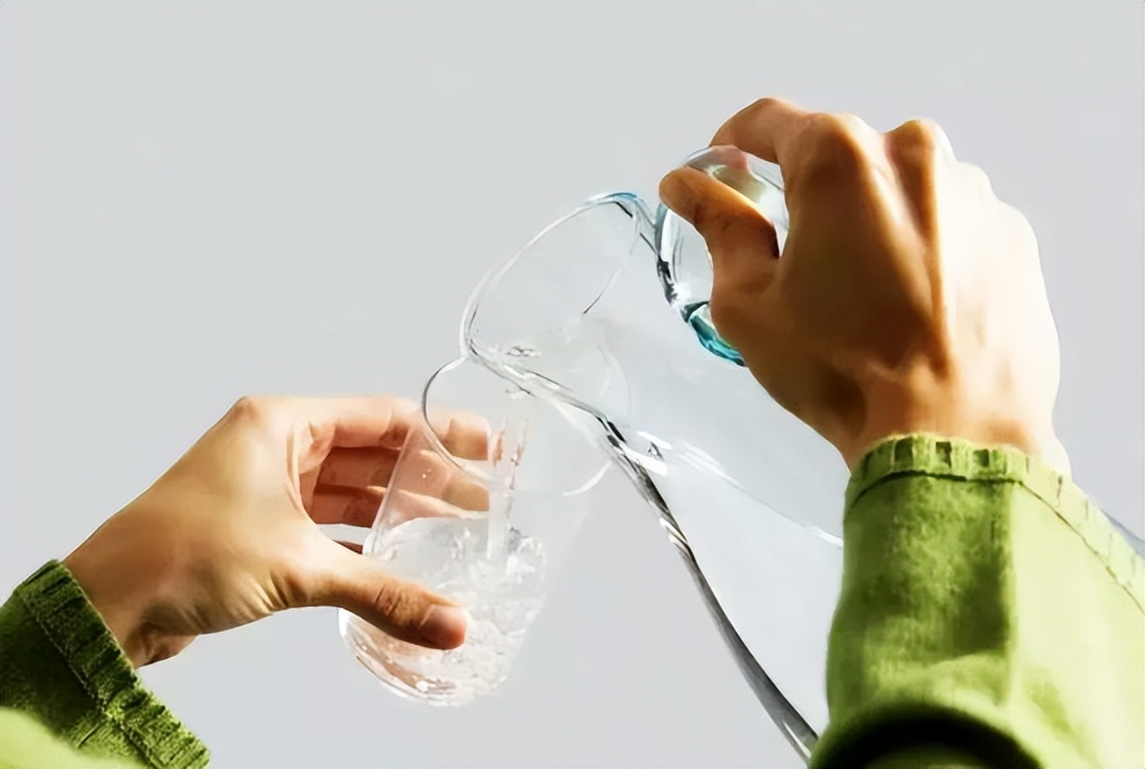 建议大家多喝水没有错，可用这4种方式饮水，反而有害身体健康