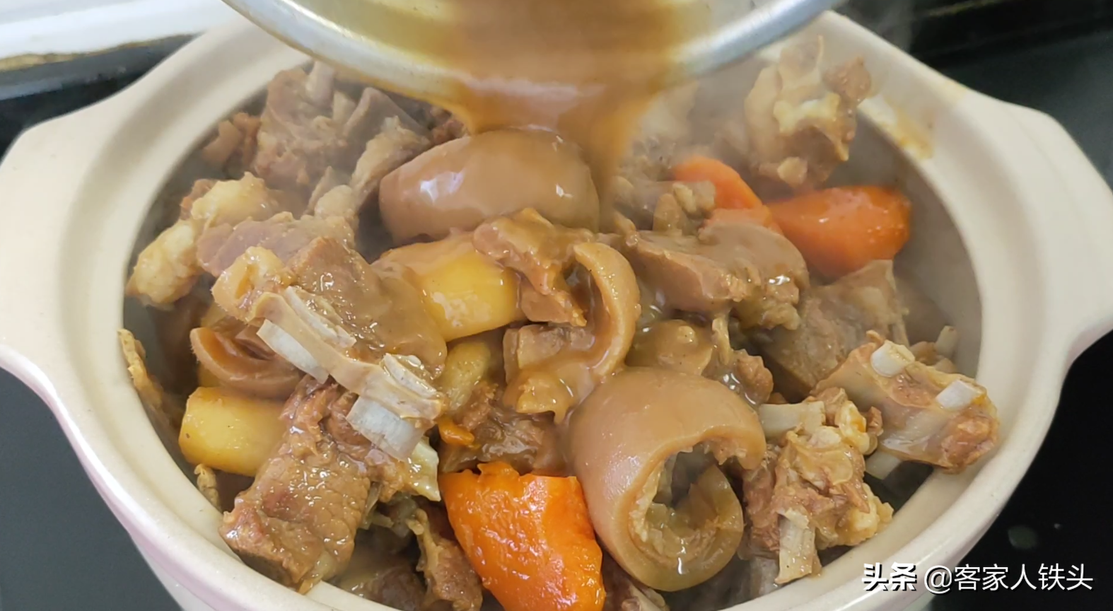 广式羊肉煲正宗做法，掌握好关键一步，皮爽肉香味美，越吃越过瘾