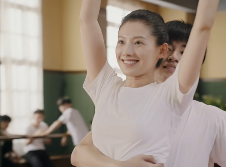 央视又甩出黑马剧！上线1天全国收视率第二，孟亮新剧越看越上瘾