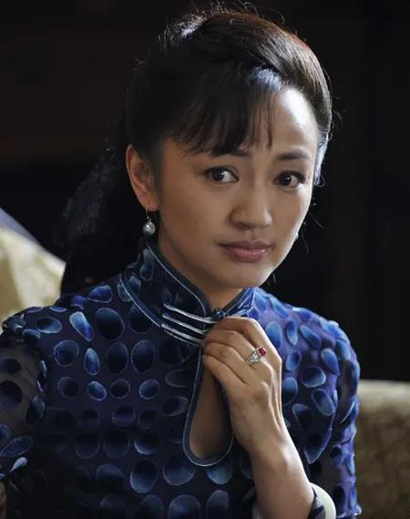 演员 罗海琼