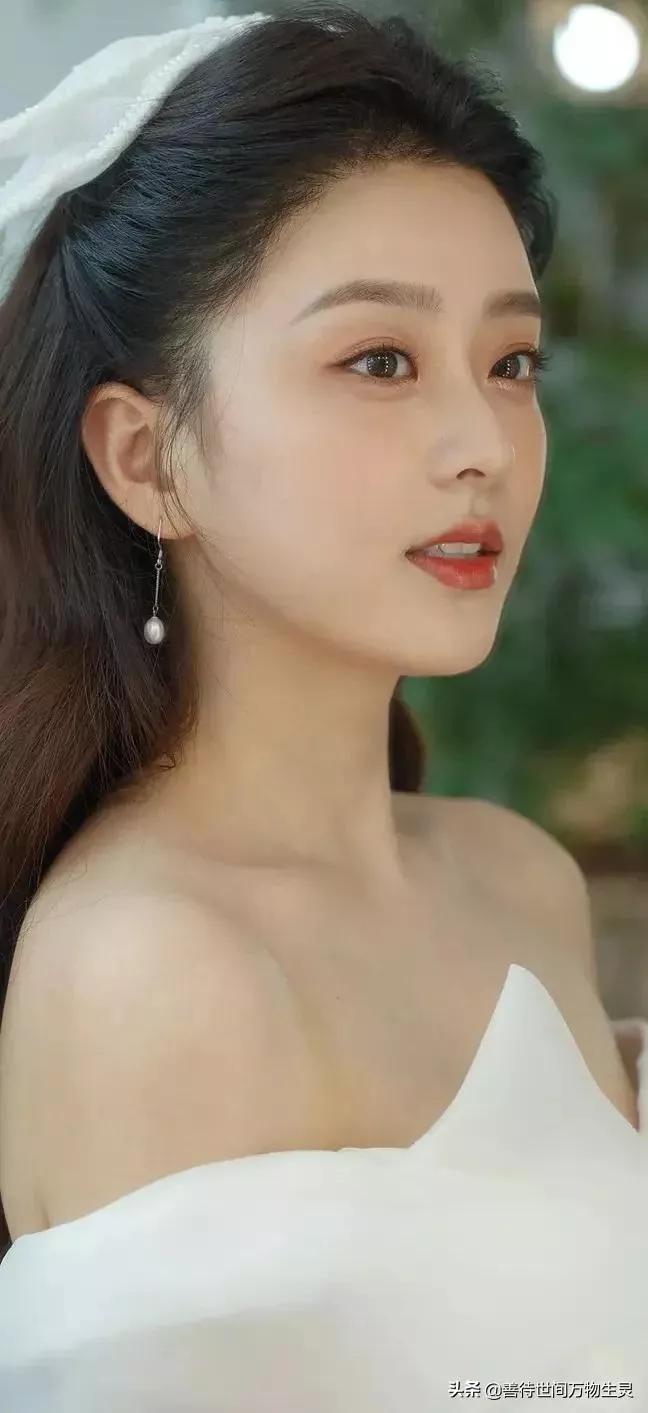 如花似玉的王嘉丽