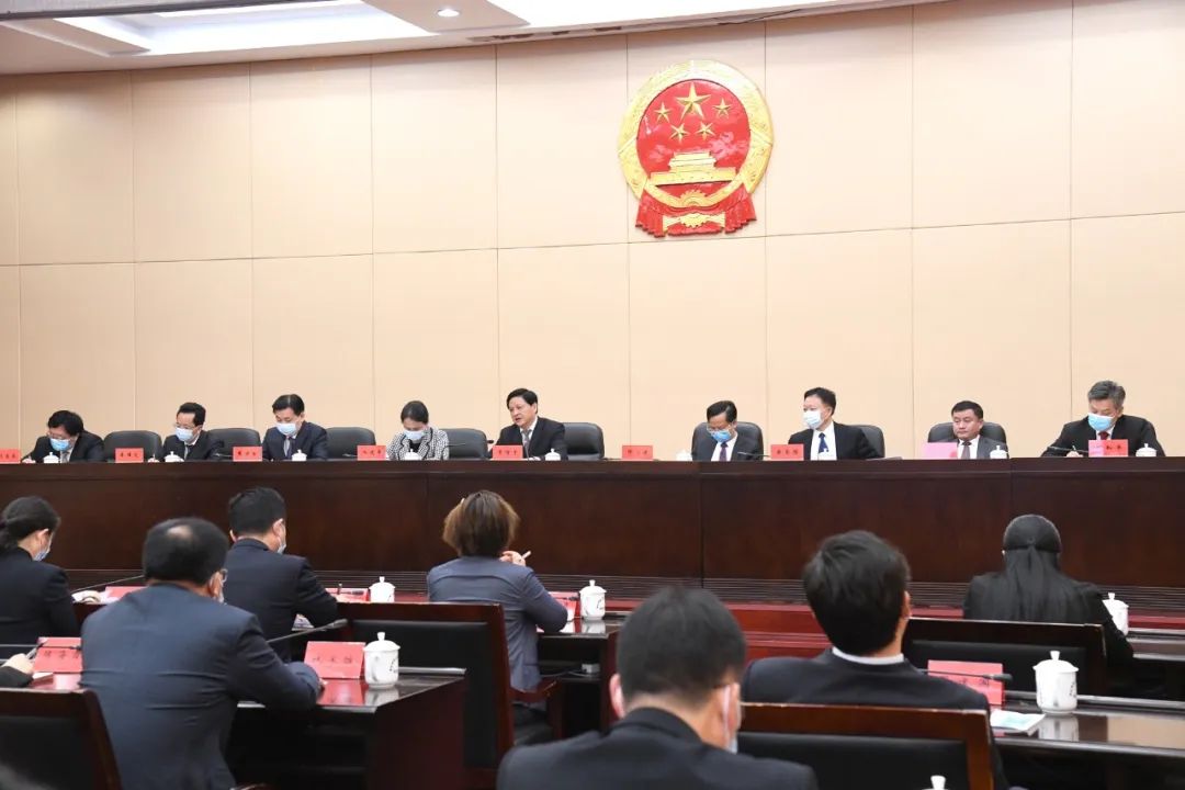 李万千出席市六届人大常委会第三次会议并作讲话