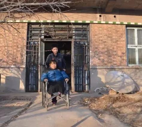 寒门贵子不负“众望”，寒窗苦读，744分考入清华，如今的他呢？