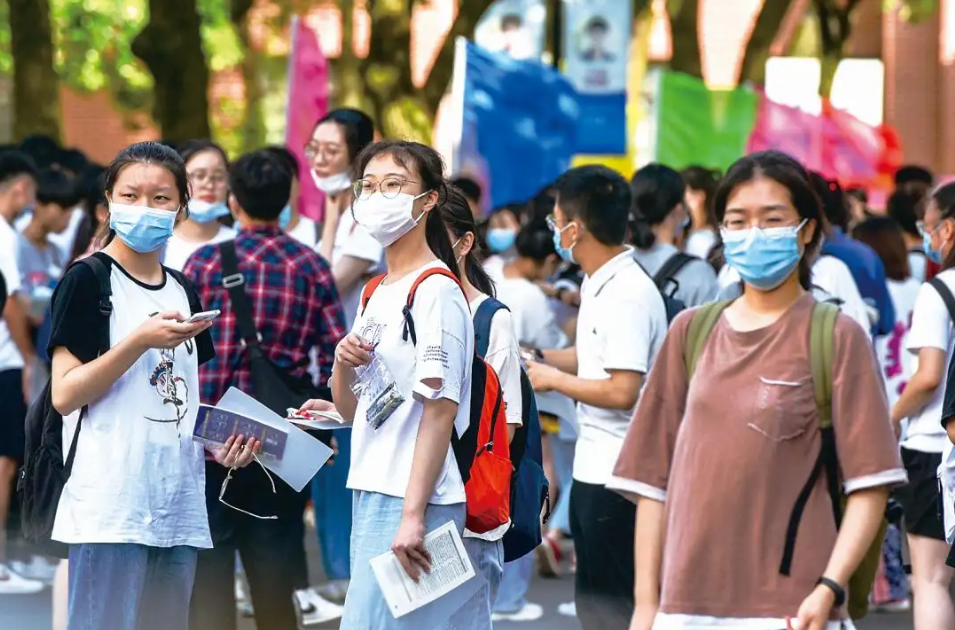 2022高考志愿填报，末流“211”大学，到底值不值得读？