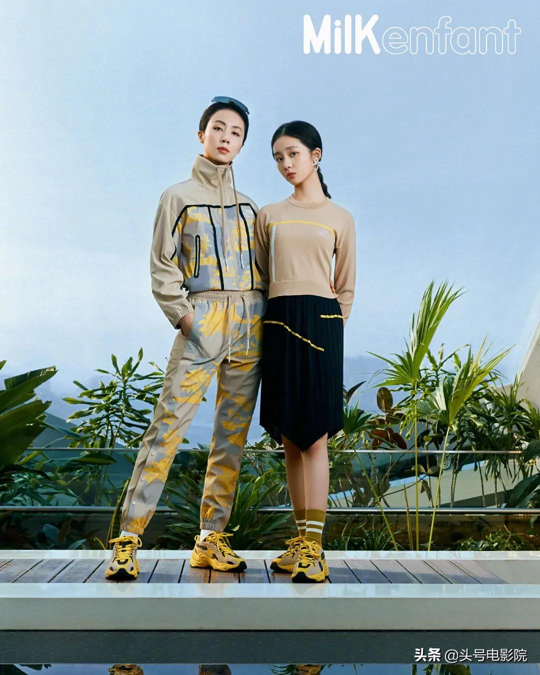 黄多多16岁戴金链涂眼影,爸爸萌娃早熟!曹格女儿11岁露肩画眼线