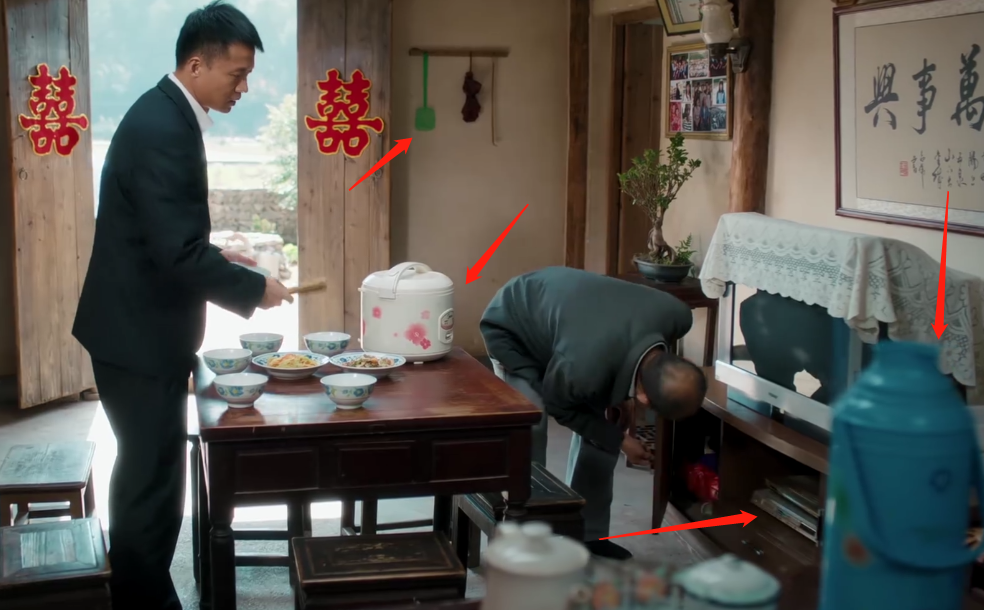 中国导演们！求求你们学学《幸福到万家》导演郑晓龙怎么拍穷人吧