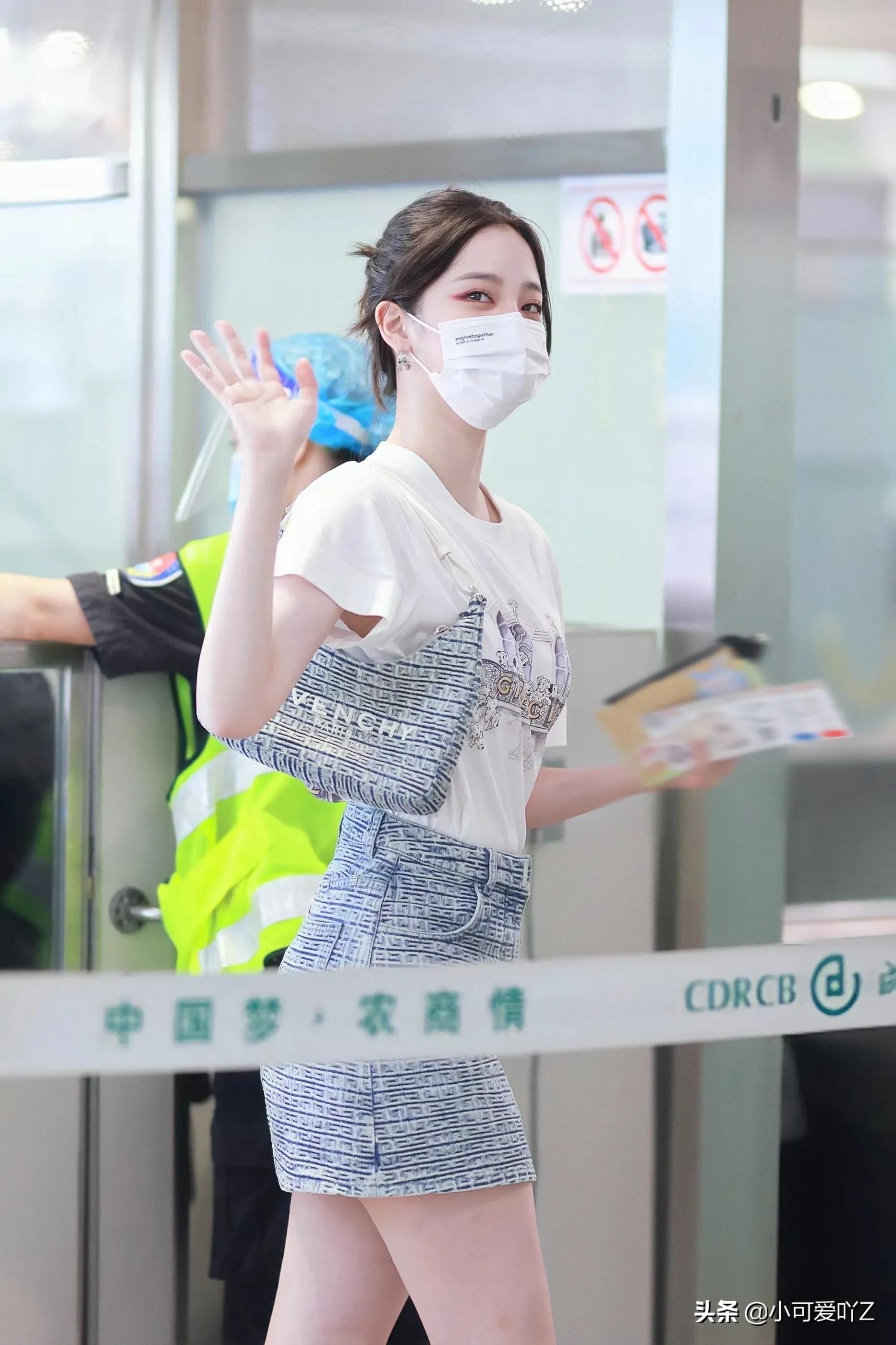 欧阳娜娜，火热的夏天，清凉酷酷的女孩