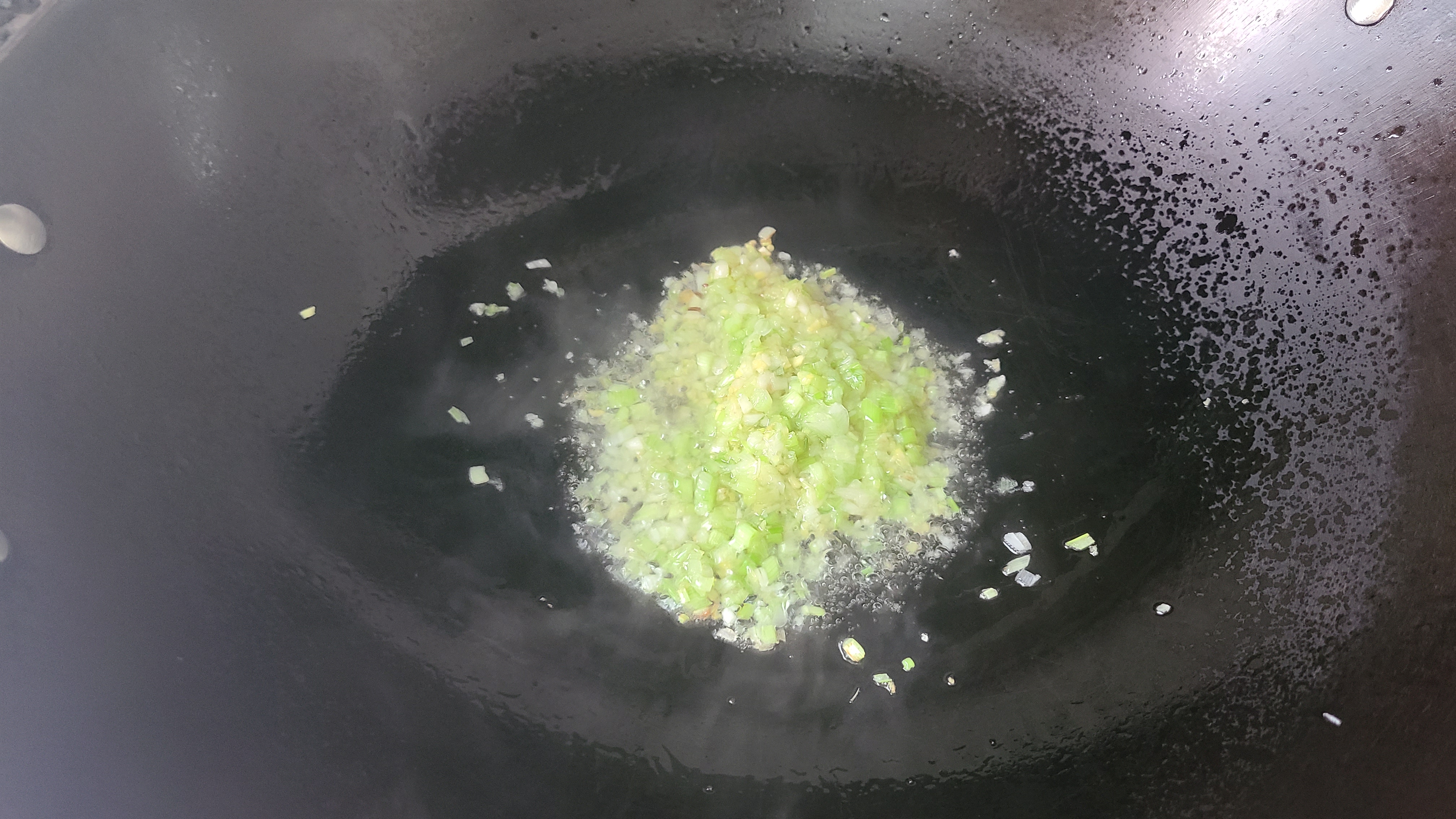 葱油手撕鸡在广东出了名，手把手教你做出来，好吃味美香味浓