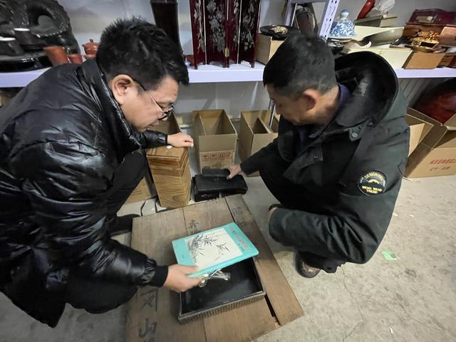 买旧物也上瘾：逛不够的古玩市场，新发现的日瓷仓库