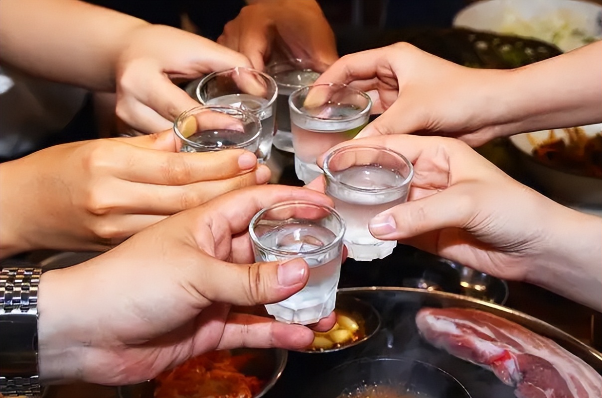 这6款高中低档白酒,让你一瓶搞定老丈人