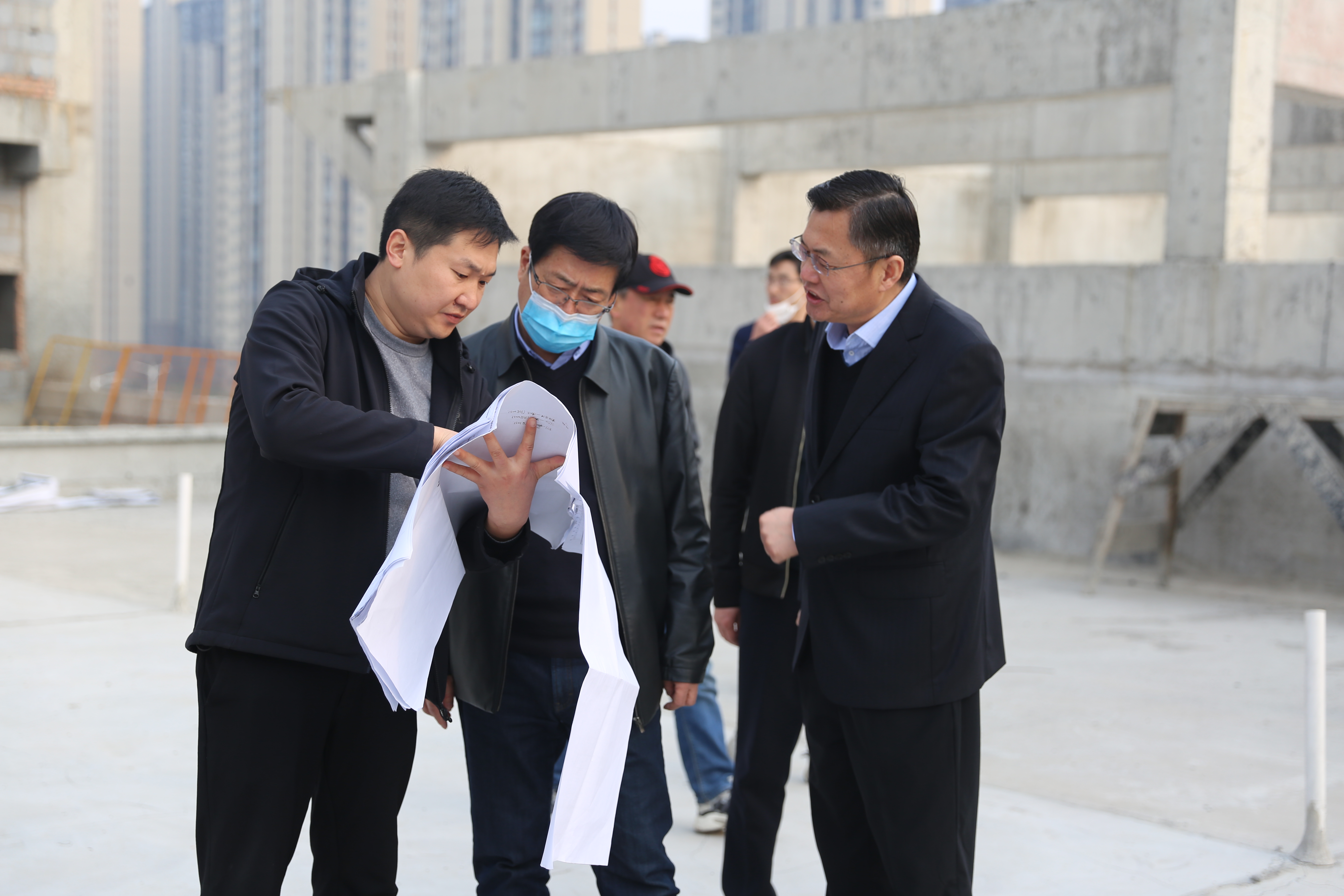 渭南中院党组书记贺世辉调研督导新审判法庭项目建设情况